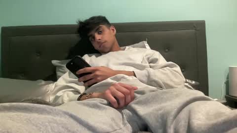 raymondg8596 online show from February 2025 10:32:01 PM