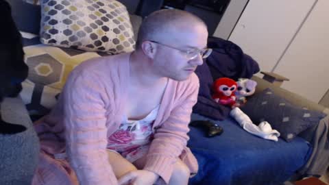 Snapshot of raymondsun chatting on January 2025 02:20:01 PM Sunshine Ray online show from January 2025 02:20:01 PM