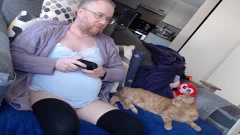 Snapshot of raymondsun chatting on January 2025 08:51:02 PM Sunshine Ray online show from January 2025 08:51:02 PM