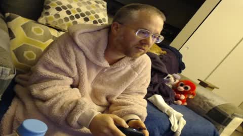 Snapshot of raymondsun chatting on January 2025 01:42:01 AM Sunshine Ray online show from January 2025 01:42:01 AM