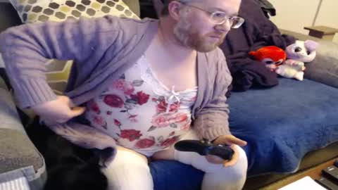 Snapshot of raymondsun chatting on February 2025 11:26:02 PM Sunshine Ray online show from February 2025 11:26:02 PM