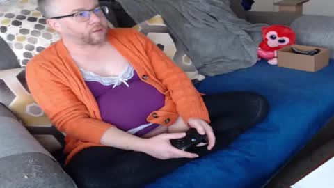 Snapshot of raymondsun chatting on November 2025 03:32:02 PM Sunshine Ray online show from November 2025 03:32:02 PM