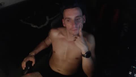 Rayzel online show from November 2025 11:24:01 PM