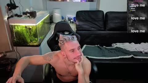 Snapshot of rayzel31 chatting on February 2026 12:48:02 AM Rayzel online show from February 2026 12:48:02 AM