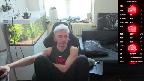 Rayzel online show from March 2026 01:47:01 PM