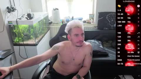 Rayzel online show from April 2026 01:41:01 PM