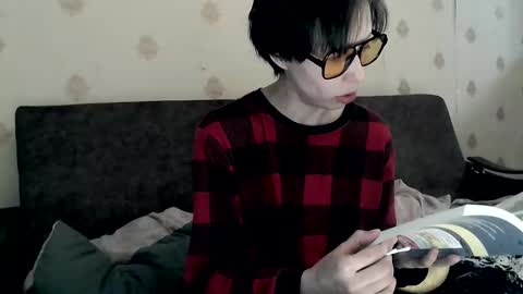 Snapshot of raziel_haze chatting on November 2025 08:57:02 AM Yrriel Strife Candy-Demon Caveboy mr. Cringe online show from November 2025 08:57:02 AM