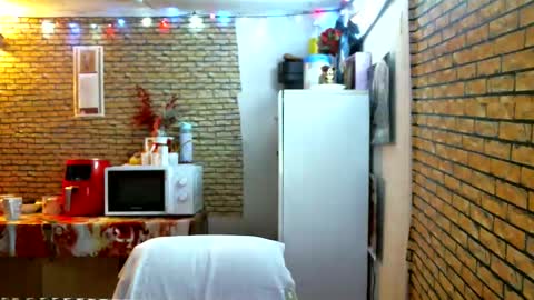 Snapshot of real_coupl3 chatting on January 2026 07:45:01 PM real_coupl3 online show from January 2026 07:45:01 PM