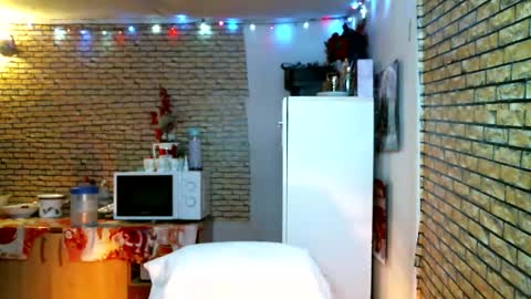 Snapshot of real_coupl3 chatting on February 2026 08:58:01 PM real_coupl3 online show from February 2026 08:58:01 PM