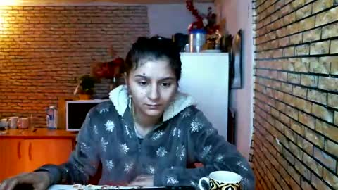 Snapshot of real_coupl3 chatting on February 2026 04:19:02 AM real_coupl3 online show from February 2026 04:19:02 AM