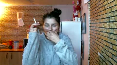 Snapshot of real_coupl3 chatting on March 2026 06:43:02 AM real_coupl3 online show from March 2026 06:43:02 AM