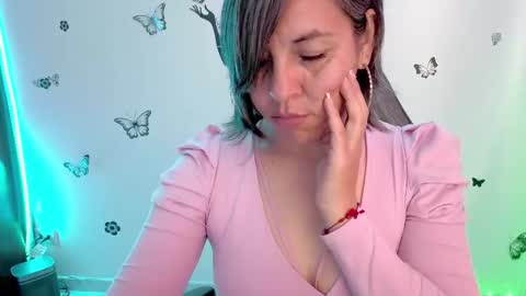 Rebbeca online show from April 2026 01:11:01 PM