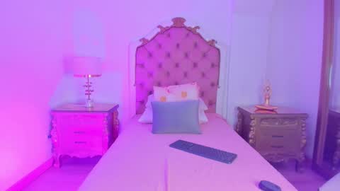 Rebeca Whatsson online show from November 2025 11:32:02 AM