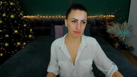 Snapshot of rebecca_diamonds chatting on January 2025 06:49:02 AM rebecca_diamonds online show from January 2025 06:49:02 AM