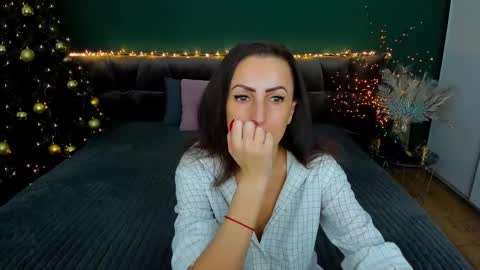 Snapshot of rebecca_diamonds chatting on January 2025 06:22:01 AM rebecca_diamonds online show from January 2025 06:22:01 AM