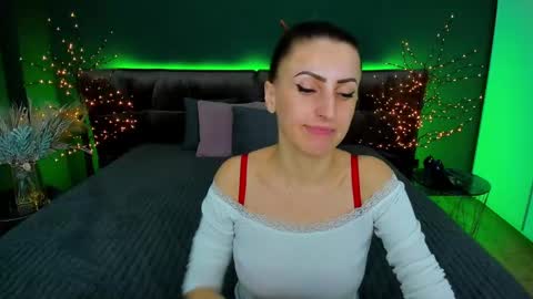 Snapshot of rebecca_diamonds chatting on January 2025 12:33:01 PM rebecca_diamonds online show from January 2025 12:33:01 PM