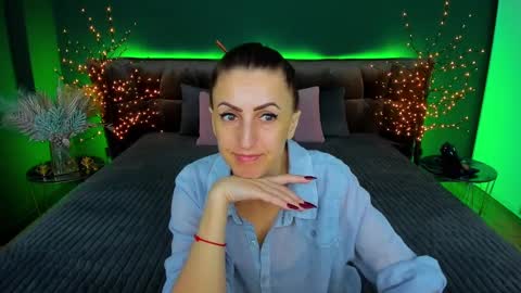 Snapshot of rebecca_diamonds chatting on January 2025 06:24:01 AM rebecca_diamonds online show from January 2025 06:24:01 AM