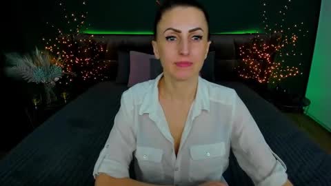 Snapshot of rebecca_diamonds chatting on February 2025 12:38:02 PM rebecca_diamonds online show from February 2025 12:38:02 PM