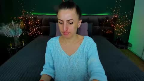 Snapshot of rebecca_diamonds chatting on February 2025 06:40:02 AM rebecca_diamonds online show from February 2025 06:40:02 AM