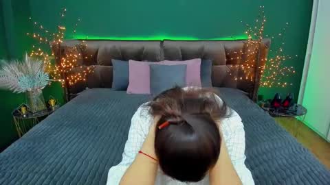 Snapshot of rebecca_diamonds chatting on February 2025 12:43:01 PM rebecca_diamonds online show from February 2025 12:43:01 PM