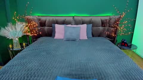 Snapshot of rebecca_diamonds chatting on February 2025 09:22:02 AM rebecca_diamonds online show from February 2025 09:22:02 AM