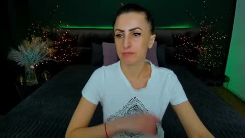 Snapshot of rebecca_diamonds chatting on February 2025 10:48:02 AM rebecca_diamonds online show from February 2025 10:48:02 AM