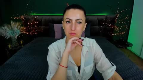 Snapshot of rebecca_diamonds chatting on March 2025 06:26:02 AM rebecca_diamonds online show from March 2025 06:26:02 AM