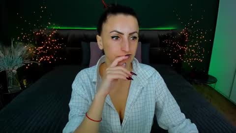 Snapshot of rebecca_diamonds chatting on March 2025 06:38:02 AM rebecca_diamonds online show from March 2025 06:38:02 AM