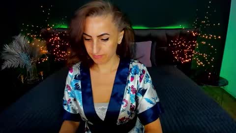 Snapshot of rebecca_diamonds chatting on September 2025 05:42:02 AM rebecca_diamonds online show from September 2025 05:42:02 AM