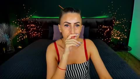 Snapshot of rebecca_diamonds chatting on September 2025 05:31:02 AM rebecca_diamonds online show from September 2025 05:31:02 AM