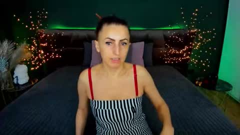 Snapshot of rebecca_diamonds chatting on November 2025 06:34:01 AM rebecca_diamonds online show from November 2025 06:34:01 AM