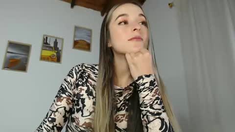 Snapshot of rebecca_johonsonn chatting on January 2025 11:58:02 PM Becca Johnsoon online show from January 2025 11:58:02 PM