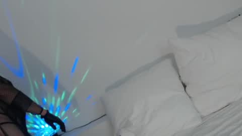 Rebeccalachaude online show from November 2025 08:14:01 AM