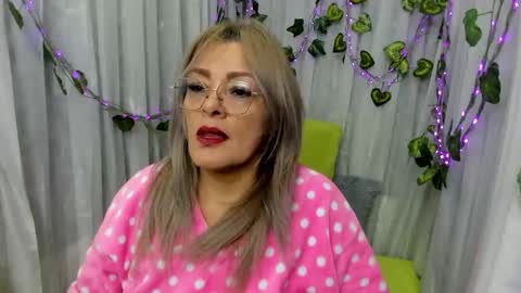 Snapshot of rebeccamayer031 chatting on October 2025 02:45:02 AM Rebecca online show from October 2025 02:45:02 AM