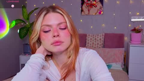 red__candy online show from April 2026 01:16:01 PM