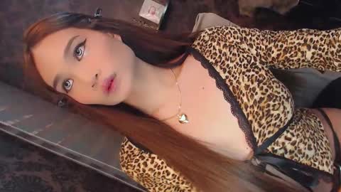 Snapshot of red_linn chatting on September 2025 01:38:02 AM danika linn online show from September 2025 01:38:02 AM