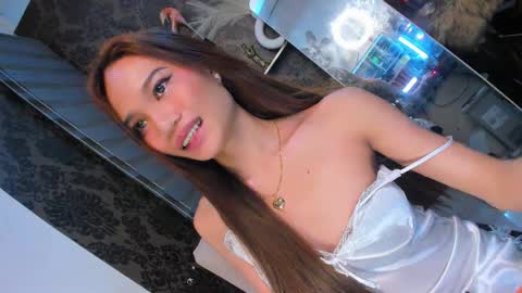 Snapshot of red_linn chatting on September 2025 10:53:02 PM danika linn online show from September 2025 10:53:02 PM