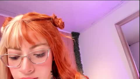 Stefany    online show from November 2025 08:43:01 PM