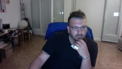 Snapshot of redbonezzzz chatting on May 2026 10:04:01 PM redbonezzzz online show from May 2026 10:04:01 PM