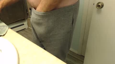 Snapshot of redforeplay chatting on December 2024 01:58:01 PM redforeplay online show from December 2024 01:58:01 PM