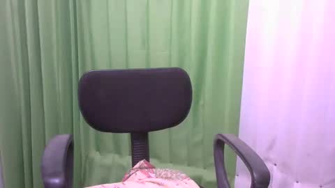 redwildrose19 online show from May 2026 03:02:02 AM