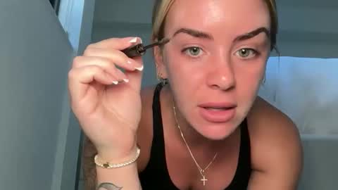 Reece Marie online show from November 2025 04:18:02 PM