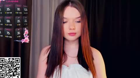 Snapshot of reginiasaccone chatting on June 2026 06:43:01 PM Emily - online show from June 2026 06:43:01 PM