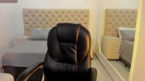 Snapshot of reichelcloe chatting on January 2025 07:38:02 AM Reichel online show from January 2025 07:38:02 AM