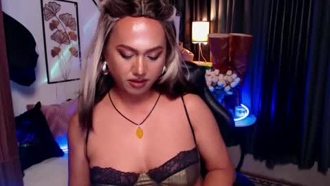 Snapshot of reigning_ivy chatting on March 2025 04:46:01 PM Red Ivy online show from March 2025 04:46:01 PM