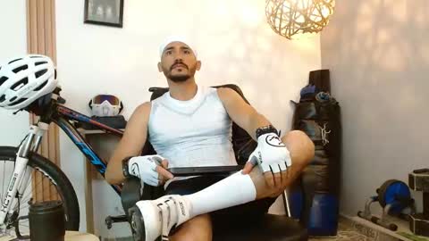   REIKO  online show from September 2025 02:52:01 PM