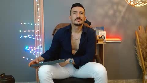   REIKO  online show from February 2026 02:57:02 PM