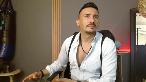 Snapshot of reiko_85_ chatting on May 2026 02:58:02 PM REIKO online show from May 2026 02:58:02 PM