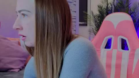 reina cummings online show from December 2025 07:35:01 AM