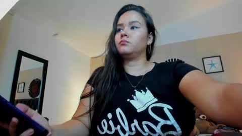 reina_loren online show from September 2025 11:08:02 PM